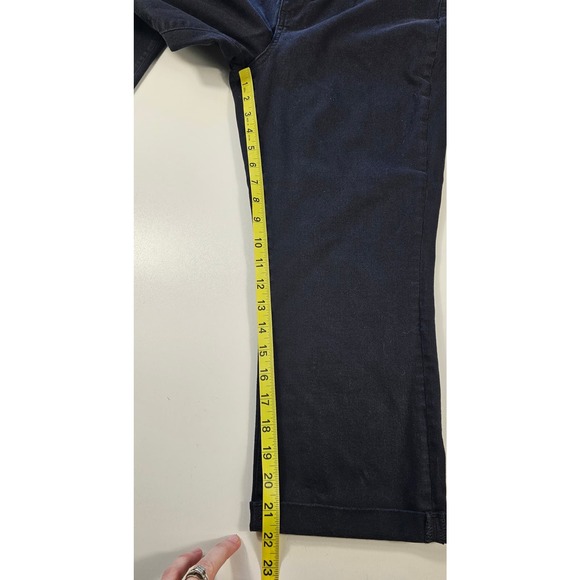 NYDJ black croppedCuffed jeans 32x22 black wash stretch lift Tuck size 12 * - Picture 4 of 6